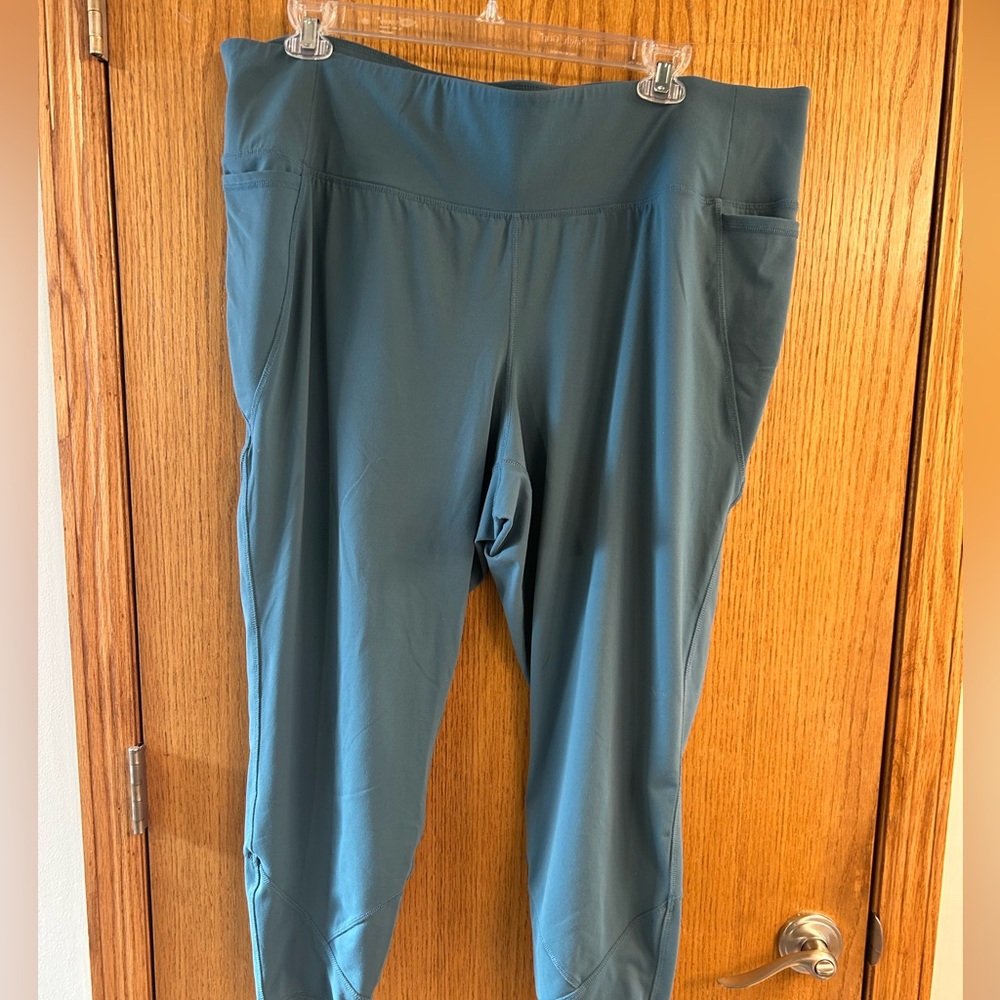 Light teal leggings
